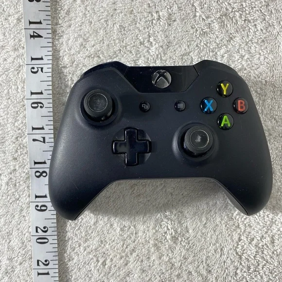 Xbox One Wireless Controller - Picture 3 of 13